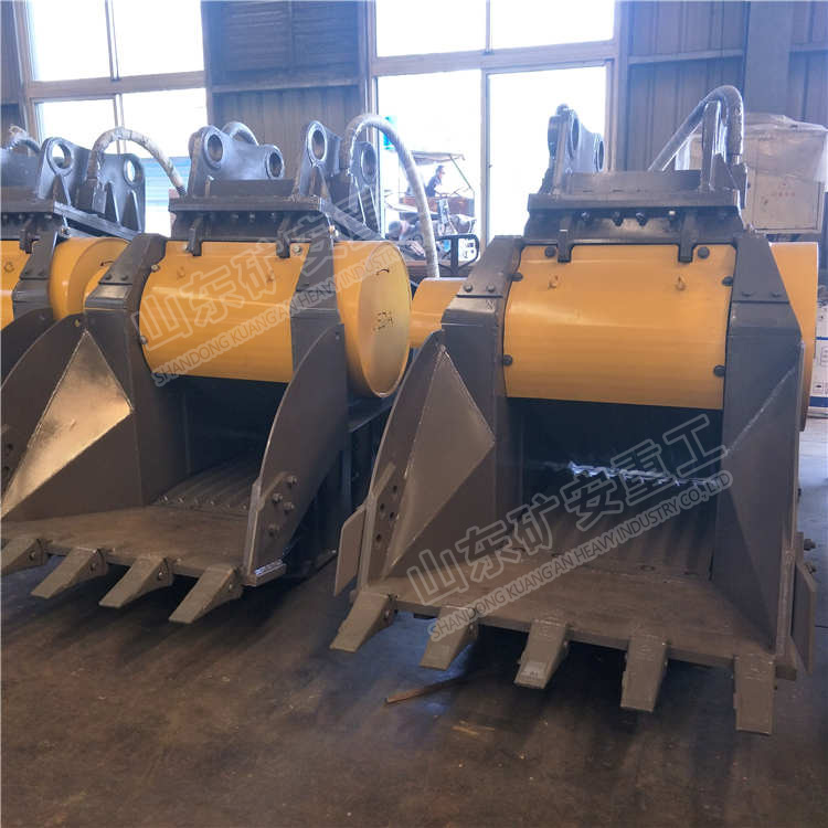 颚式破碎斗
