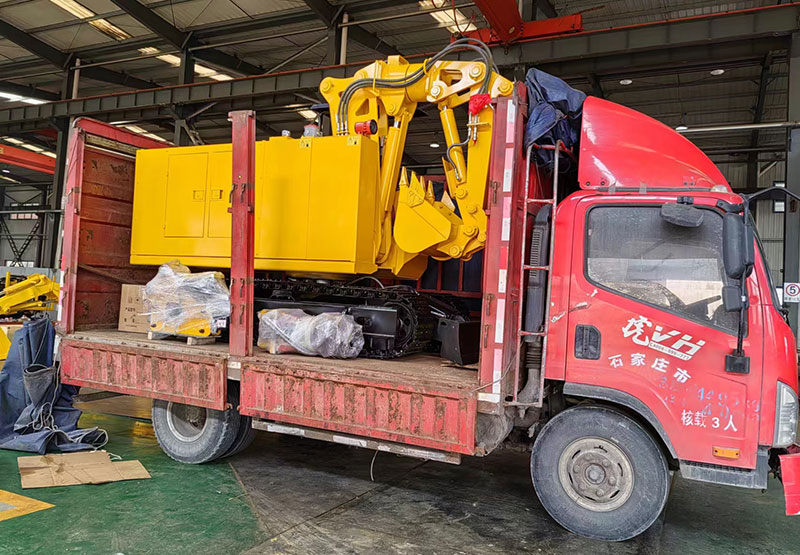 矿安重工自主研发生产的液压挖掘机专车发货